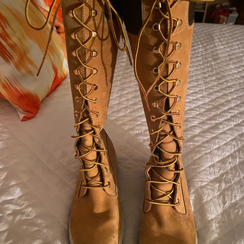 Timberland size 8.5 tall wheat  color boots